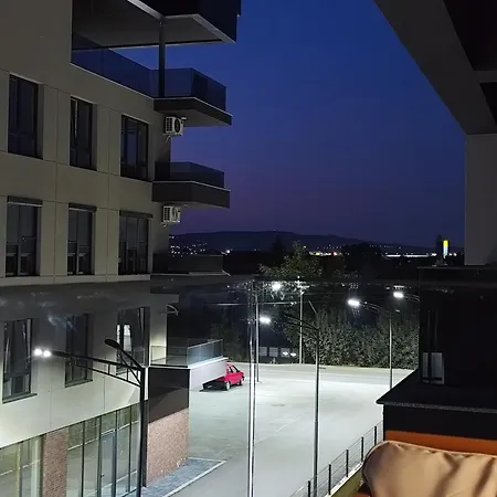 Sky View N&n Near Airport, Highway & Free Parking